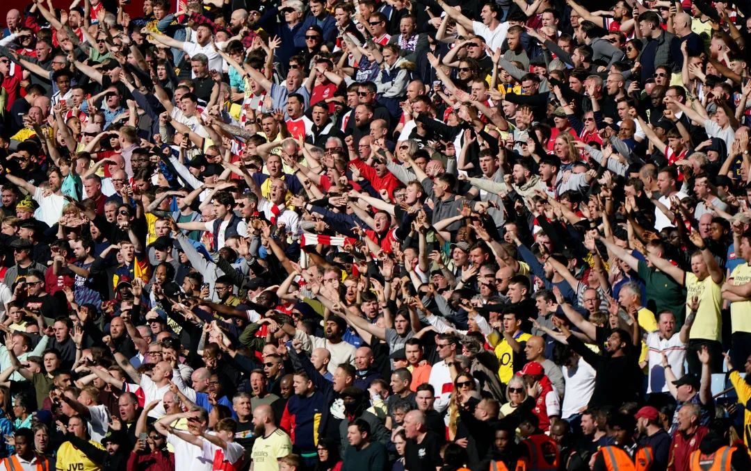 两队的竞技 两队的竞技