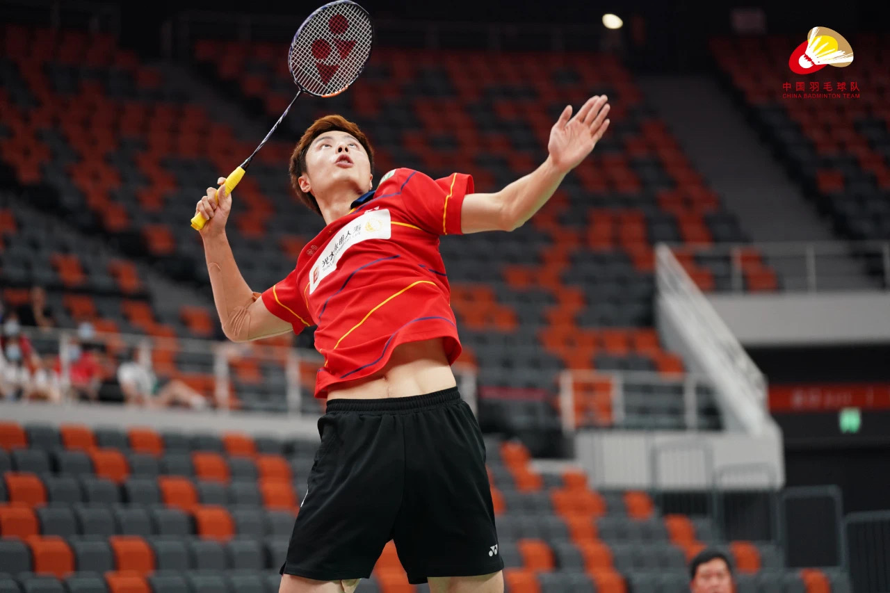 出了出众的 出了出众的